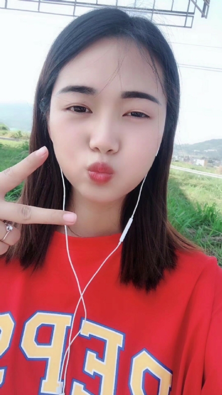 深拥必定温暖的第一张照片--湛江相亲服务中心