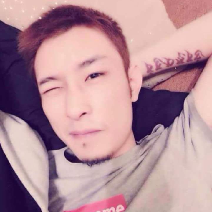 难得拥抱的第一张照片--湛江相亲服务中心