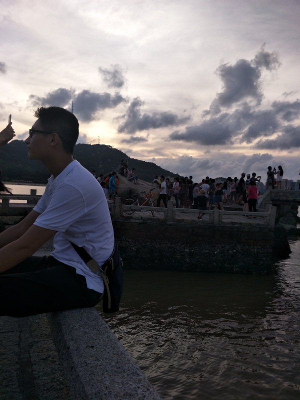 诗和远方的第一张照片--湛江相亲服务中心