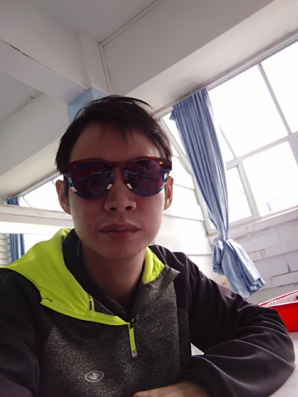 五华移民男的第一张照片--湛江相亲服务中心