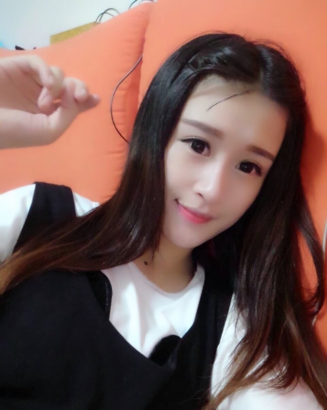 花开的季节的第一张照片--湛江相亲服务中心