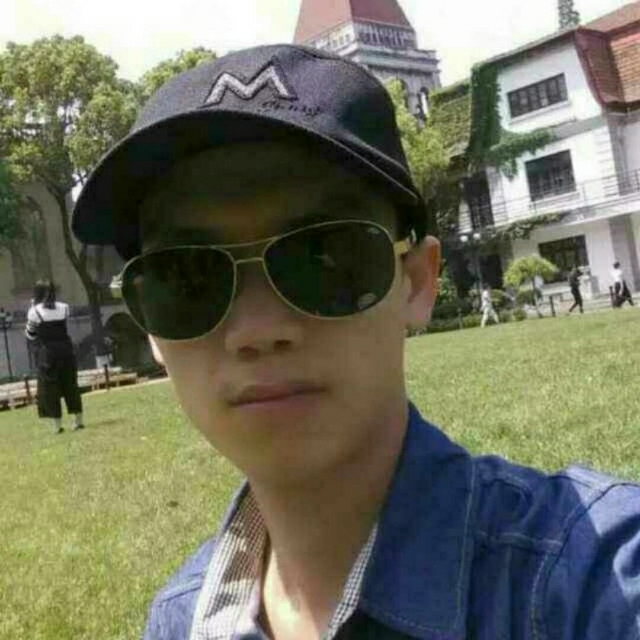 龙小华的第一张照片--湛江相亲服务中心