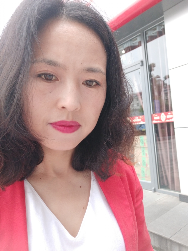 枫叶飘零的第一张照片--湛江相亲服务中心