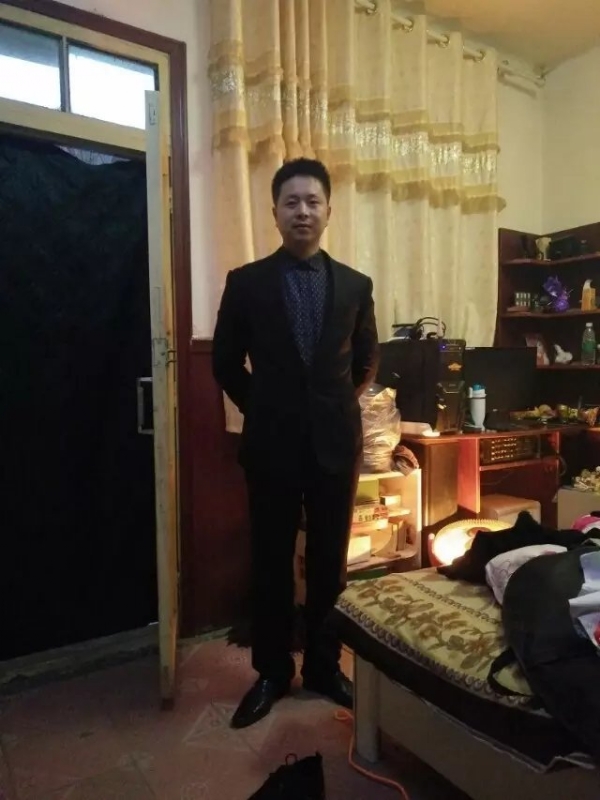亮亮的第一张照片--湛江相亲服务中心