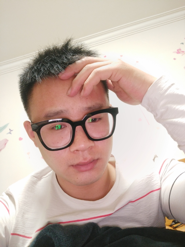 华灯初上的夜晚的第一张照片--湛江相亲服务中心