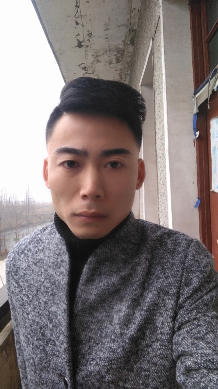 谁伴我闯荡的第一张照片--湛江相亲服务中心