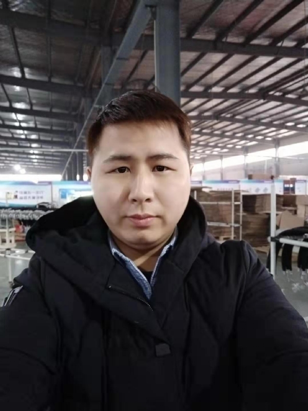 刀锋的第一张照片--湛江相亲服务中心