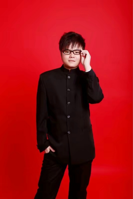站在远处看童年的第一张照片--湛江相亲服务中心