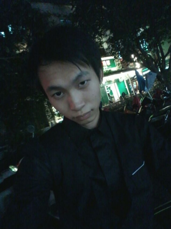 瞬间回眸的第一张照片--湛江相亲服务中心