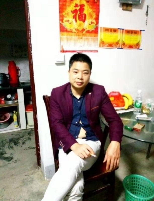 蓝色的微笑的第一张照片--湛江相亲服务中心
