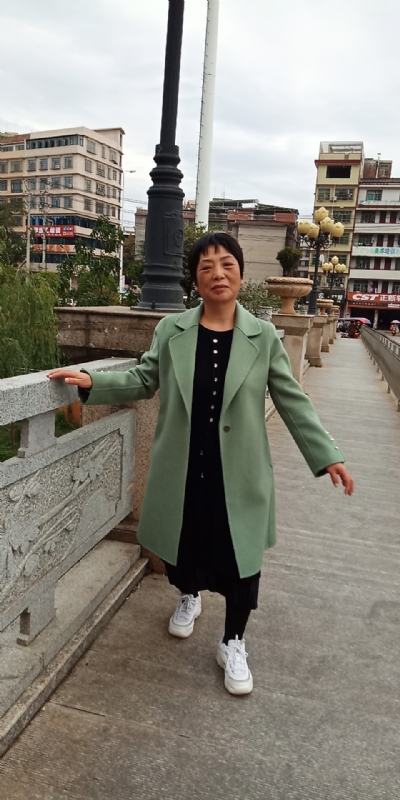 小玲的第一张照片--湛江相亲服务中心