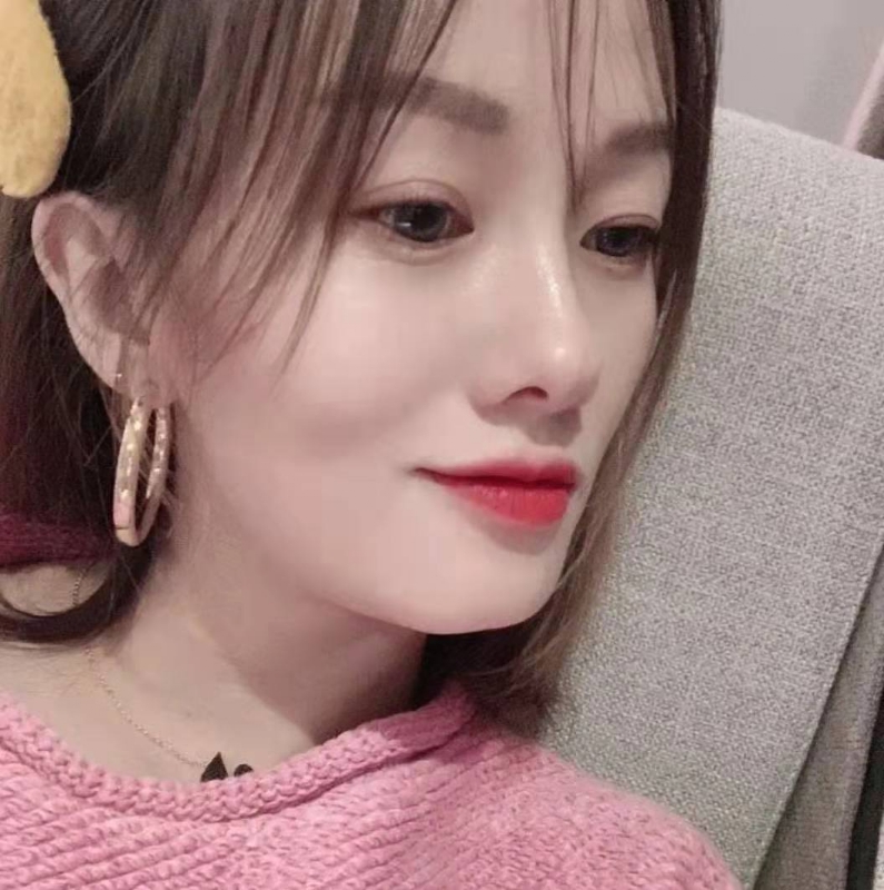 微醺的笑容的第一张照片--湛江相亲服务中心