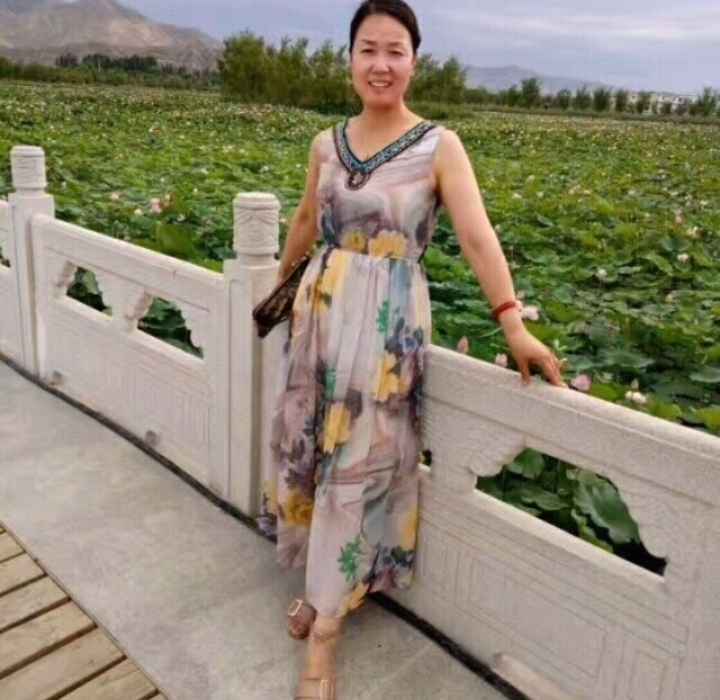 红叶的第一张照片--湛江相亲服务中心