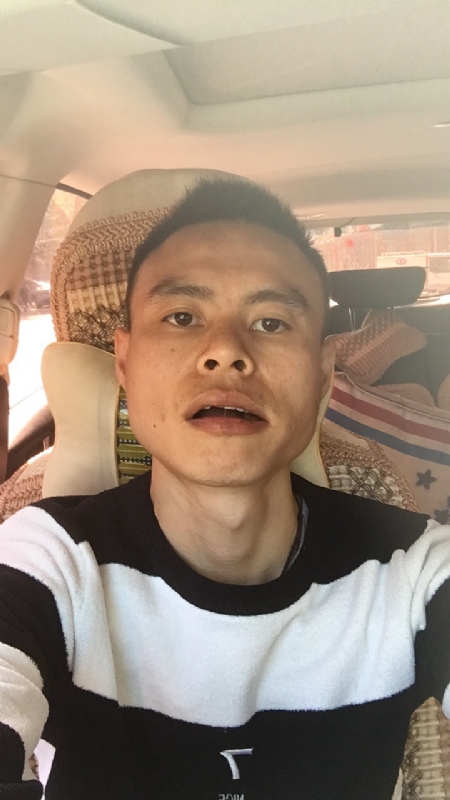 小何的第一张照片--湛江相亲服务中心