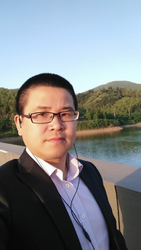 顾律师的第三张照片--湛江相亲服务中心