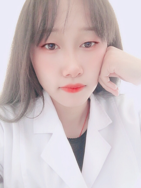 白婚纱的第一张照片--湛江相亲服务中心