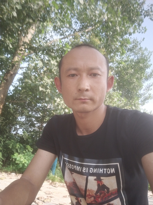 80大叔的第二张照片--湛江相亲服务中心
