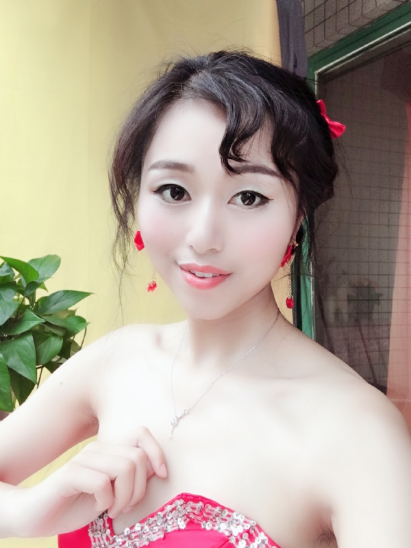 薇薇的第一张照片--湛江相亲服务中心