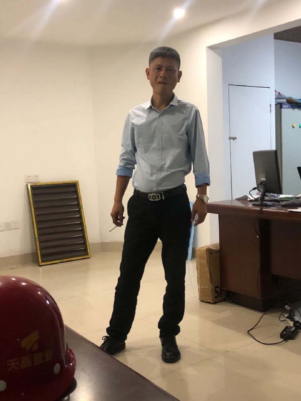 郁闷之中的第一张照片--湛江相亲服务中心