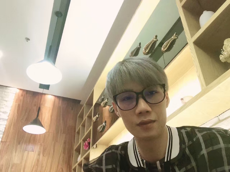 黄峰的第二张照片--湛江相亲服务中心