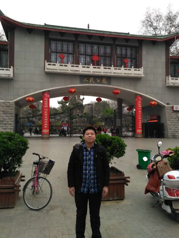 在奋斗的第四张照片--湛江相亲服务中心