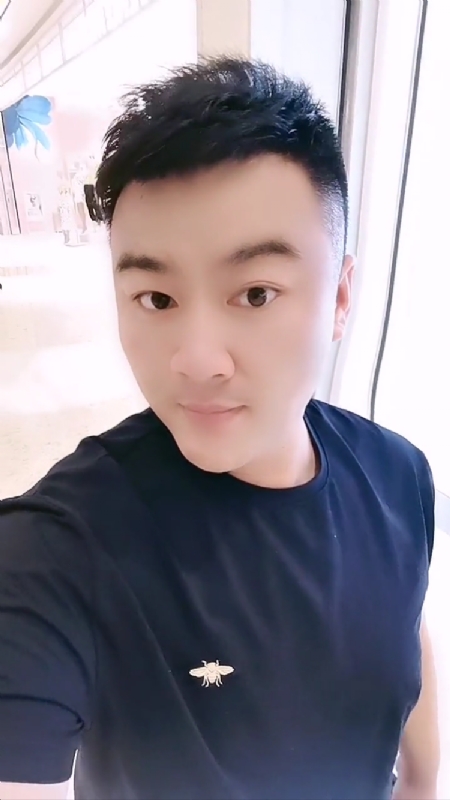 微风徐徐的第一张照片--湛江相亲服务中心