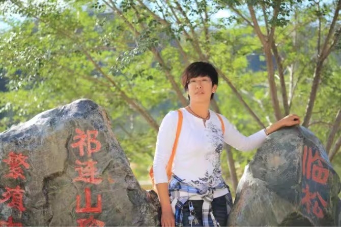 弱水河边青春草的第一张照片--湛江相亲服务中心