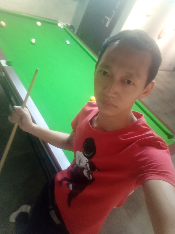 耳机分你一半的第一张照片--湛江相亲服务中心