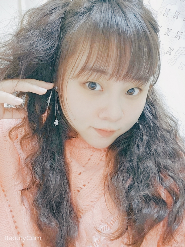 艾薇儿的第一张照片--湛江相亲服务中心