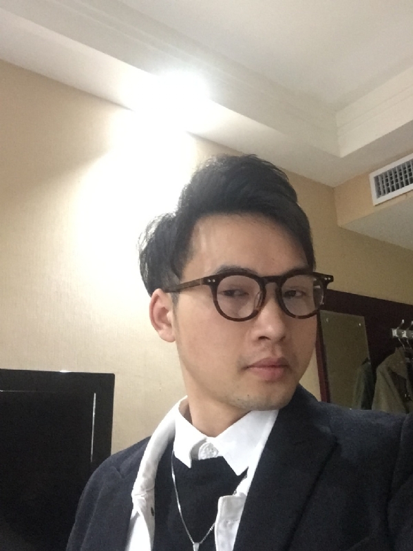 曾亮的第一张照片--湛江相亲服务中心