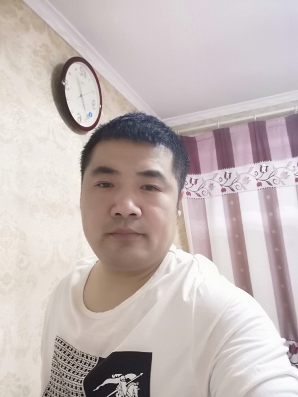 爱你的眼睛的第一张照片--湛江相亲服务中心