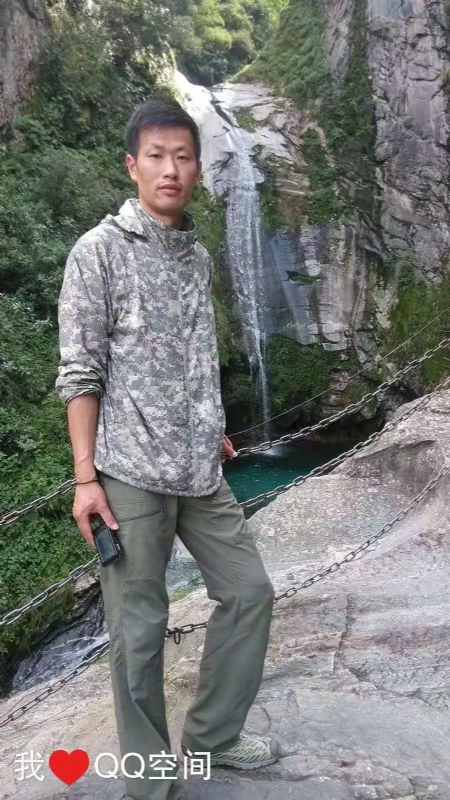 陌颜的第一张照片--湛江相亲服务中心