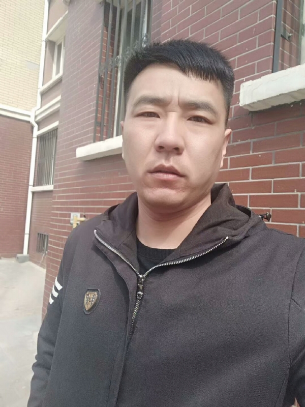 谁伴我闯荡的第一张照片--湛江相亲服务中心