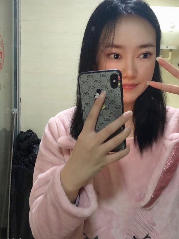 叶落知秋的第一张照片--湛江相亲服务中心