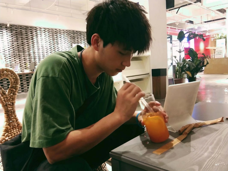 一花一世界的第一张照片--湛江相亲服务中心