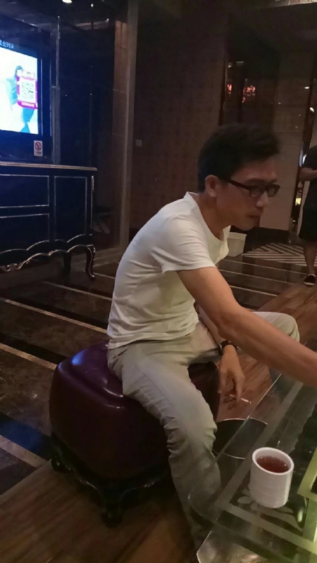 期待缘分的第一张照片--湛江相亲服务中心