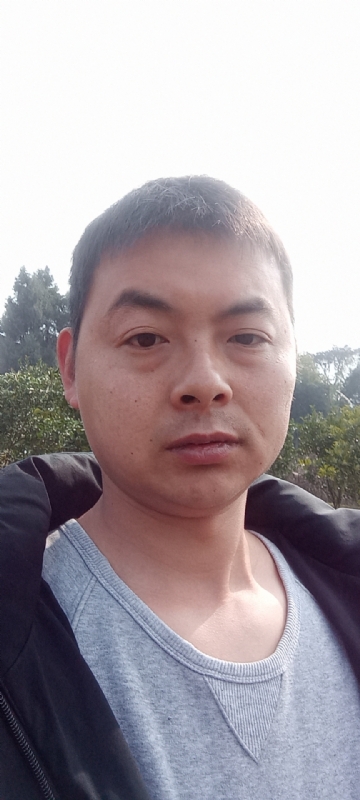 亲亲抱抱我爱你的第一张照片--湛江相亲服务中心