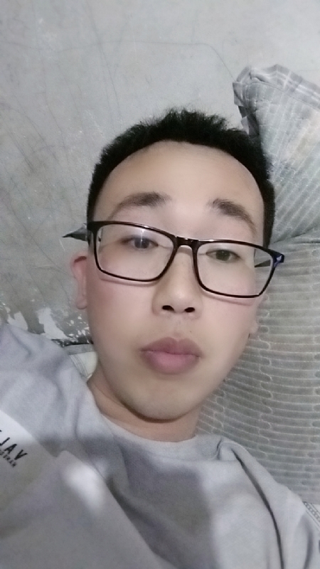 喜欢比我大的女人的第一张照片--湛江相亲服务中心