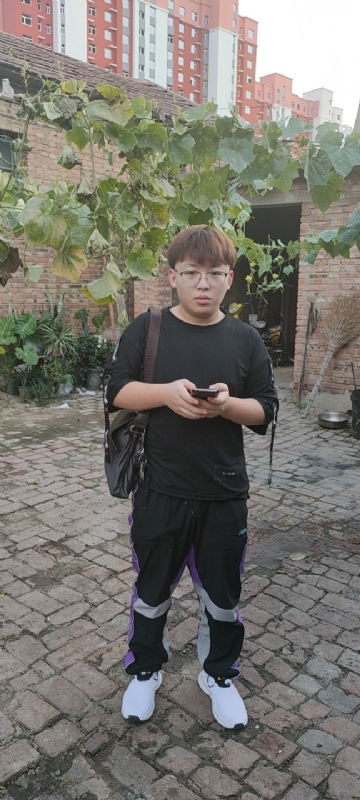 辛禹的第二张照片--湛江相亲服务中心
