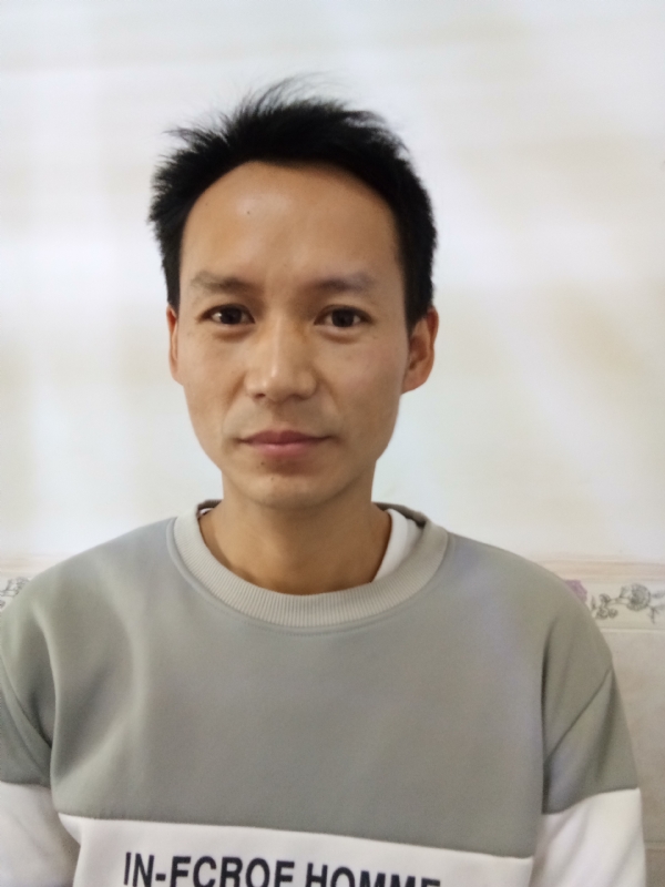 单亲爸爸的第一张照片--湛江相亲服务中心