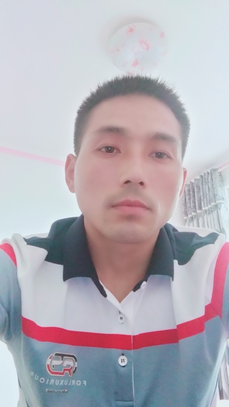 染红尘世的第二张照片--湛江相亲服务中心