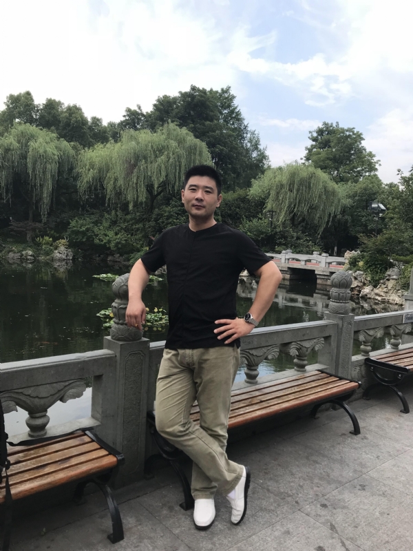未来可期的第一张照片--湛江相亲服务中心