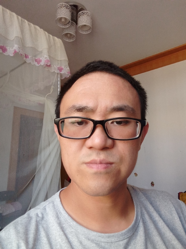 小涨常鸿的第一张照片--湛江相亲服务中心