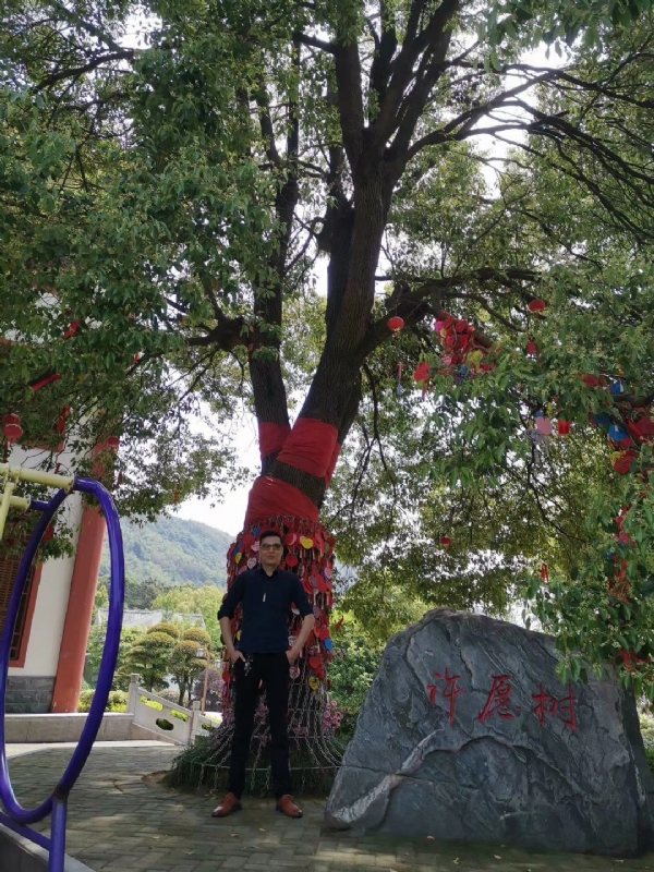 霸气的第一张照片--湛江相亲服务中心