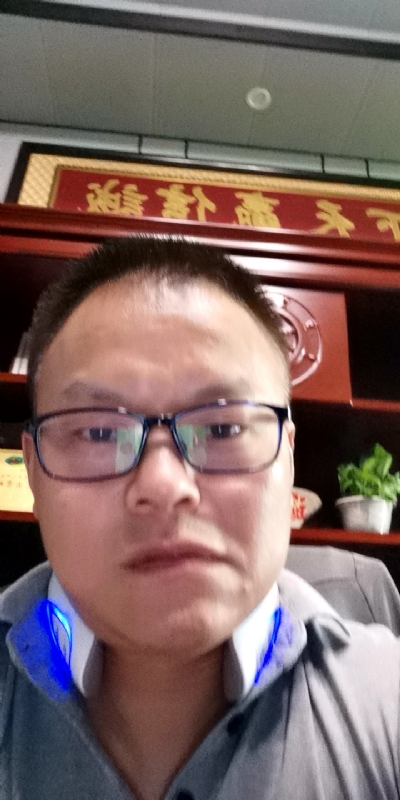 模具工匠的第一张照片--湛江相亲服务中心
