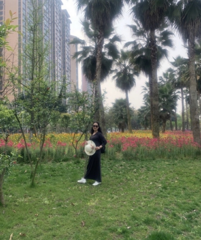 粉墨登场的第一张照片--湛江相亲服务中心