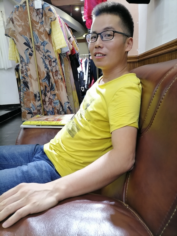 汪顺鹏的第一张照片--湛江相亲服务中心