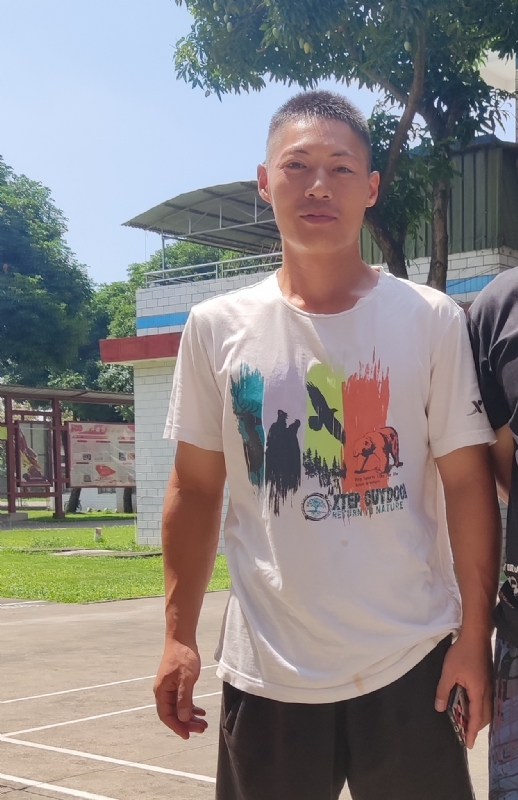 孤鹰的第一张照片--湛江相亲服务中心