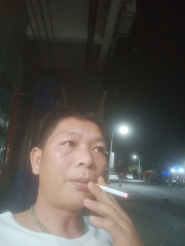 善解人意的第一张照片--湛江相亲服务中心
