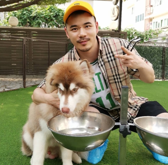 坚持的第一张照片--湛江相亲服务中心